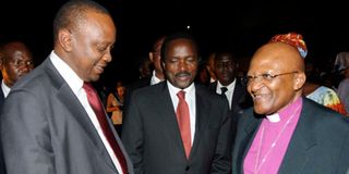 uhuru kenyatta Desmond Tutu photo