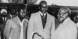 President Jomo Kenyatta issues instructions to Dr Zachary Onyonka.