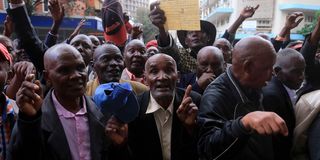 Members of Drumvale Farmers Cooperative Society protest at the delayed determination of a case