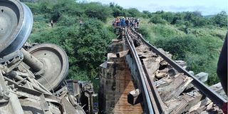 Train detrails
