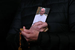 2025-02-25T205346Z_1472287345_RC2V1DA7QAAO_RTRMADP_3_POPE-FRANCIS-HEALTH